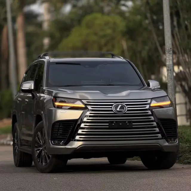 Lexus LX 600 2023 — location avec chauffeur à Yaoundé