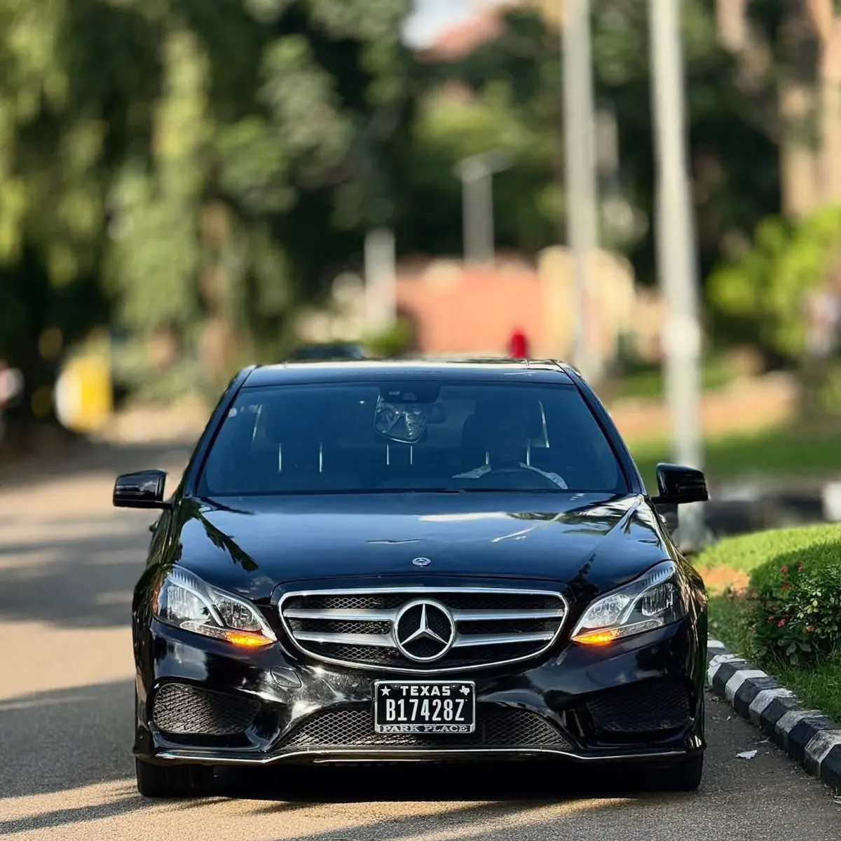Mercedes Classe E 2016 — location avec chauffeur à Yaoundé