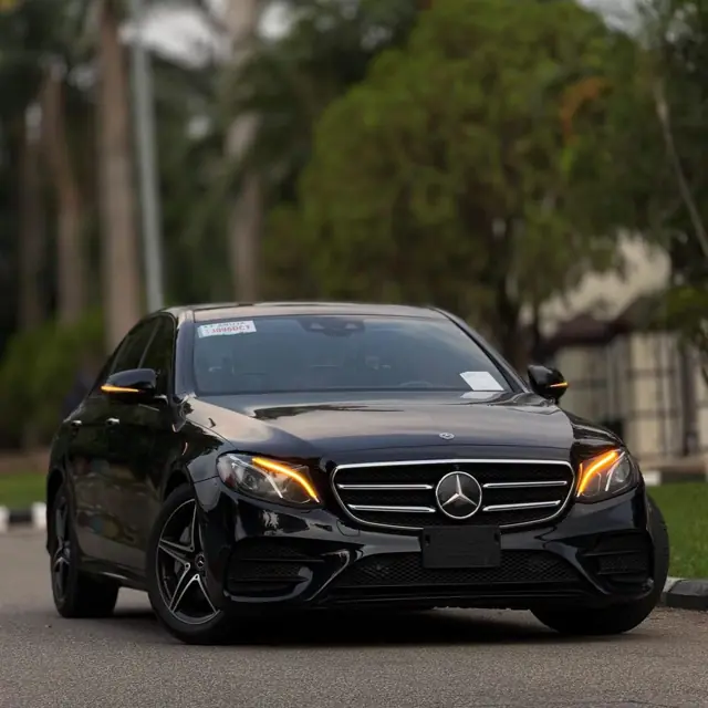 Mercedes Classe E 2020 — location avec chauffeur à Yaoundé