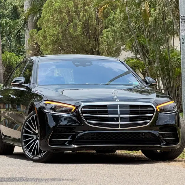 Mercedes S500 2024 — location avec chauffeur à Yaoundé